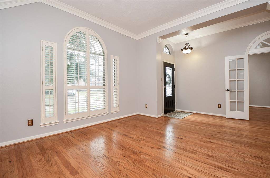 NO CARPET ANYWARE!