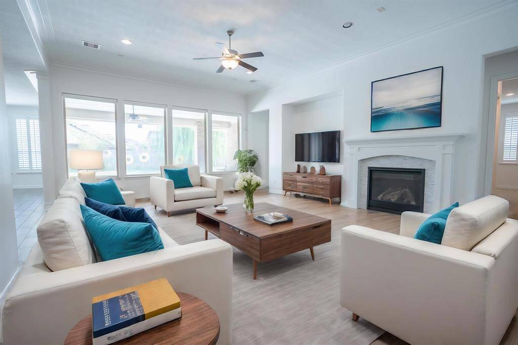 Living room (virtually staged)