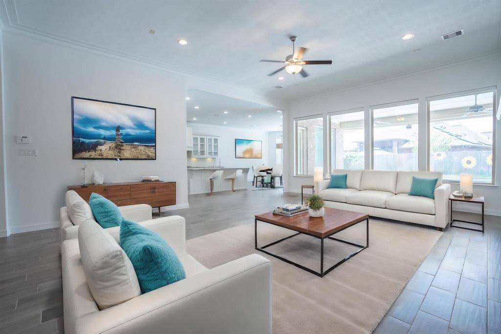 Living room (virtually staged)