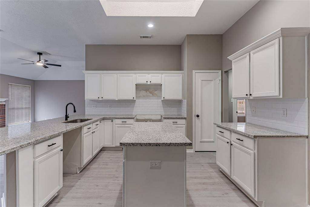 Beautifully updated kitchen with all brand new appliances.