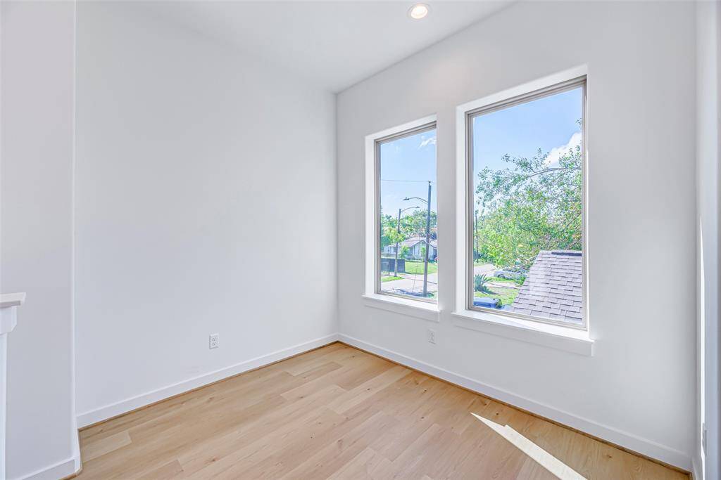 Breakfast room virtually staged