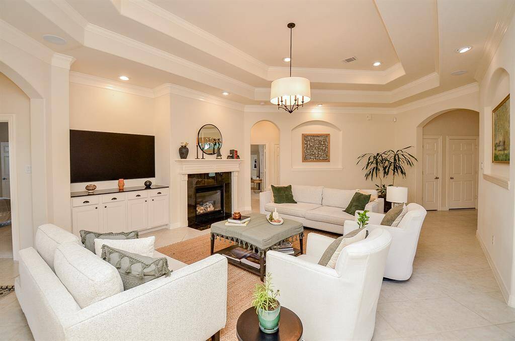 The living room also has arched niches for your artwork, and the entire home was retrofitted with LED lights.