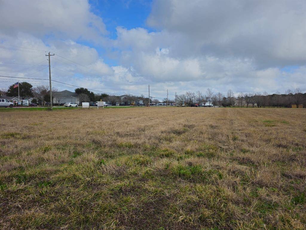Prime property on 517 near I45 between Dickinson and Alvin.