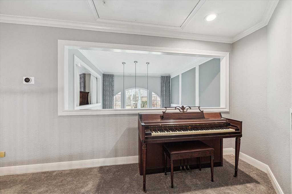 Large 2nd Floor Hallway
