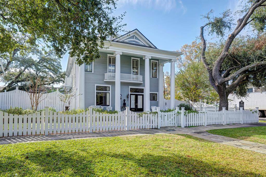 Nestled in Westmoreland’s Historic District, this stately 1910 (per HCAD) Classical Greek Revival masterpiece combines timeless elegance with modern comfort.