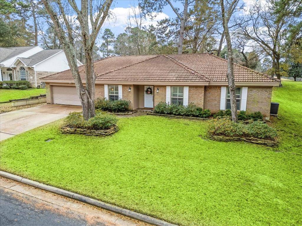 Great curb appeal!