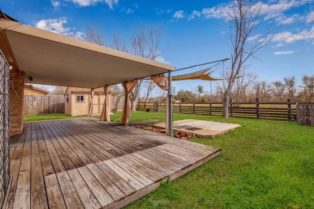 Use this shady deck area to enjoy the country view!