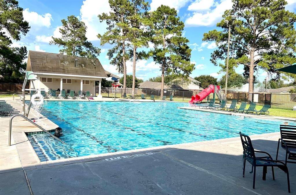 The Sparkling Family Pool!