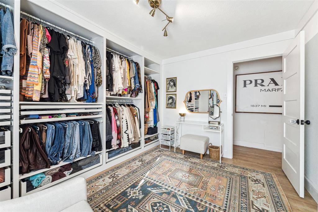 Make this room whatever suits your needs. Plenty of space!