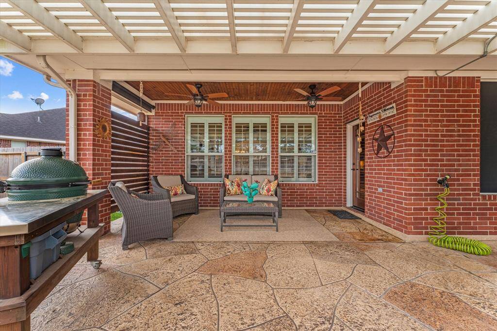 Covered patio with extension