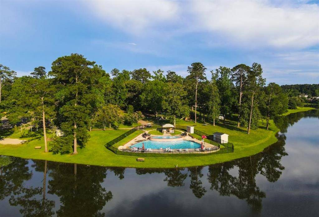 Manor Pool