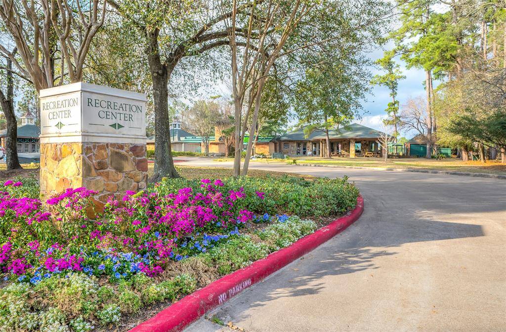 Beautiful Rec center, with pool, tennis, Pickleball, gym and more!