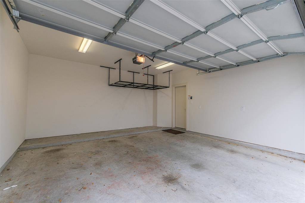 This garage is the ideal space for working on projects, storing belongings, or simply parking your car with ease.