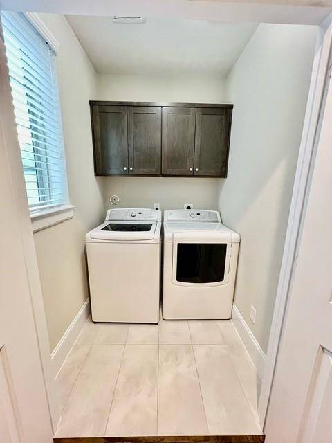 washer and dryer on 3rd floor included