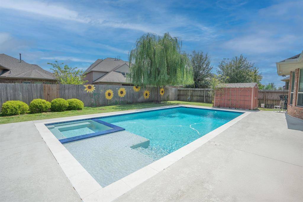 Heated pool and spa for year round enjoyment