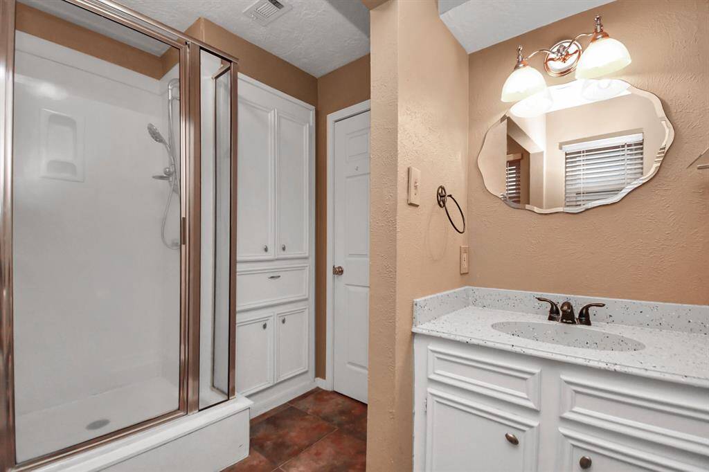 2nd Primary Bath