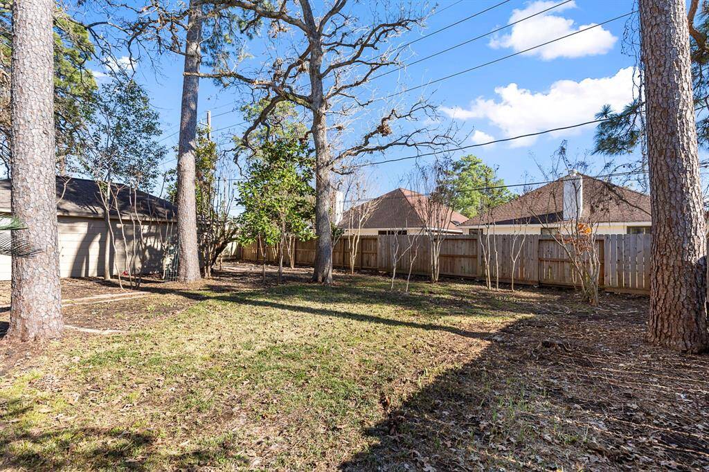 Covered patio area with access to garage and breakfast area.