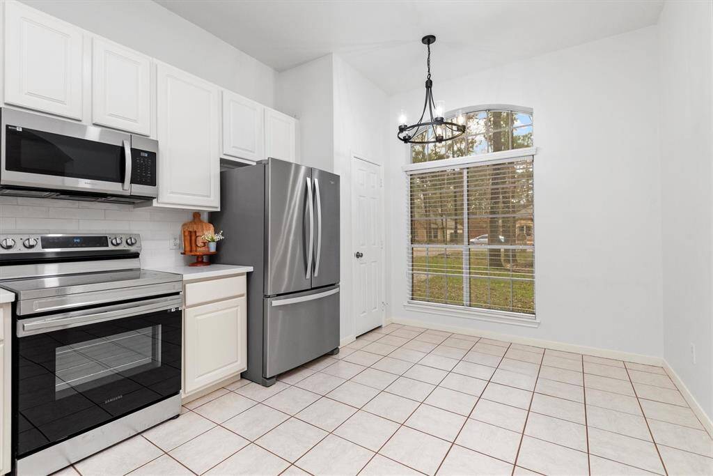 With plenty of room for a breakfast table this adds even more space for cozy casual dining and gatherings.