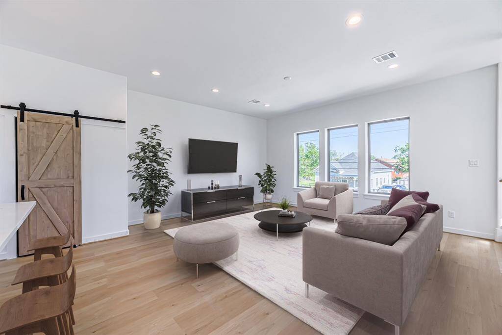 Living room virtually staged