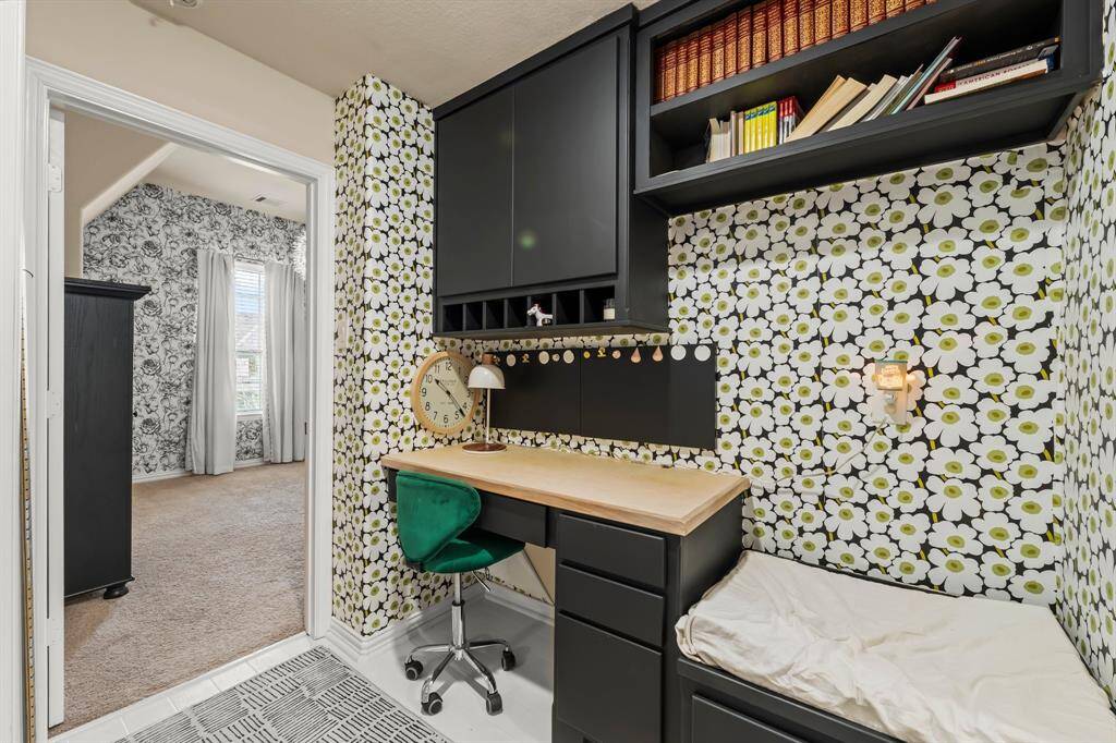 Built in desk/hallway