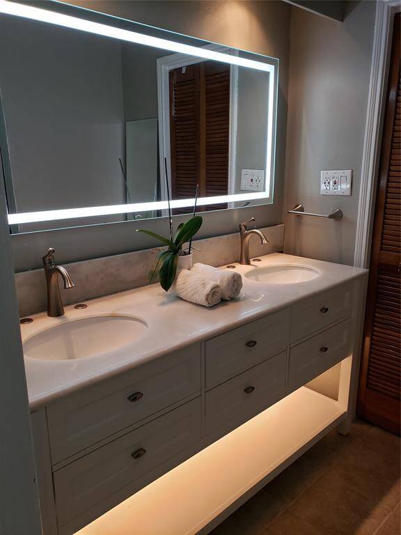Illuminated Vanity (taken before repainting walls)