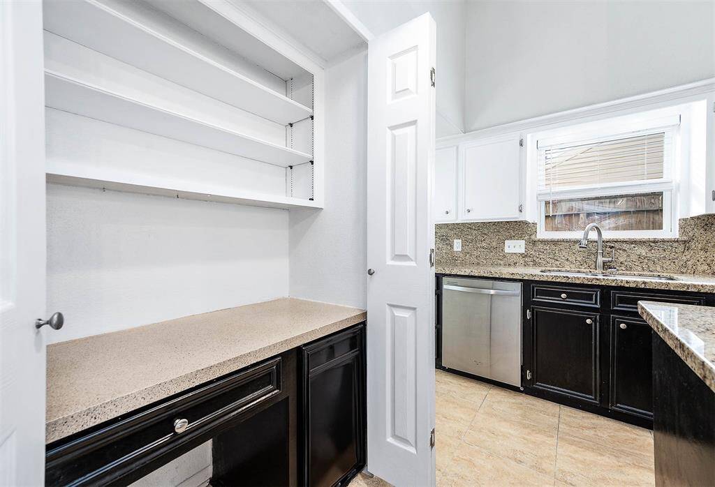 Built in Desk, can easily convert to extra pantry