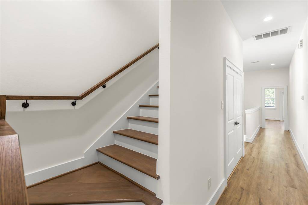 2nd floor landing, all bedrooms on 2nd floor