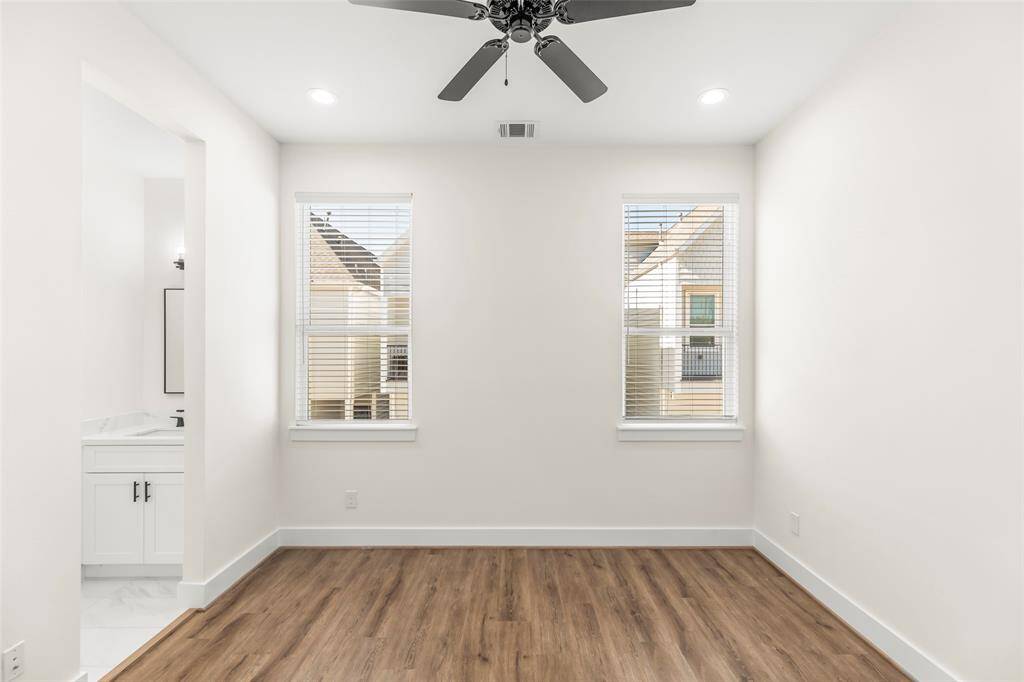 Secondary bedroom