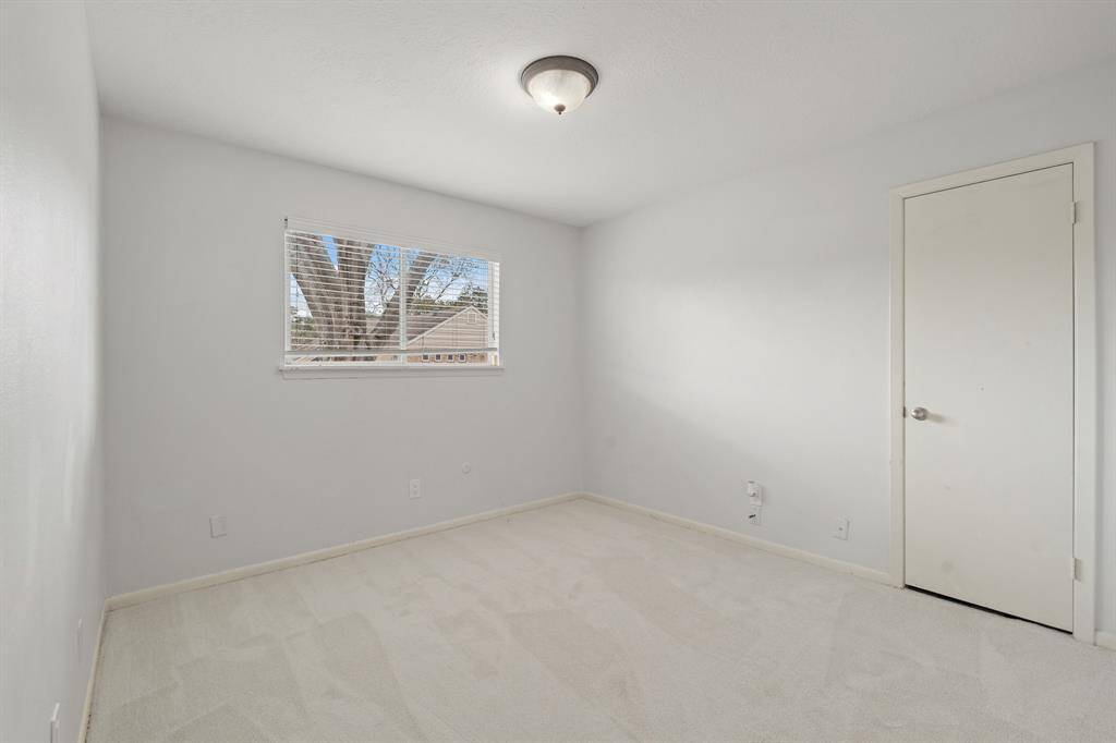 Fifth bedroom