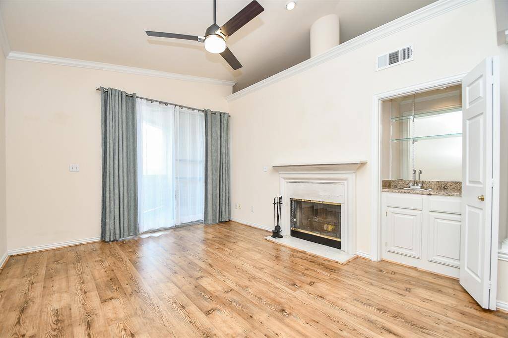 Built-In Wet Bar