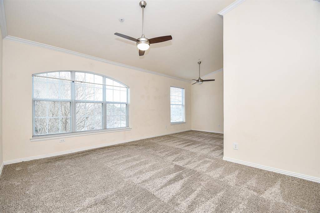 Large Primary Bedroom W/Sitting Area
