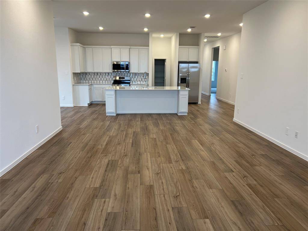 *Not actual home, pictures representative of same floor plan*