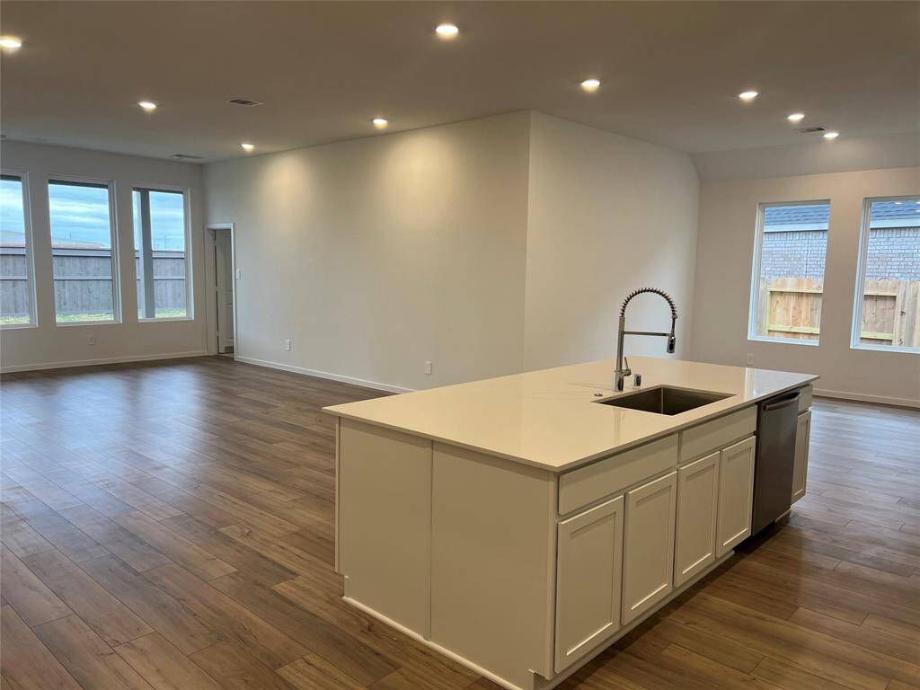 *Not actual home, pictures representative of same floor plan*