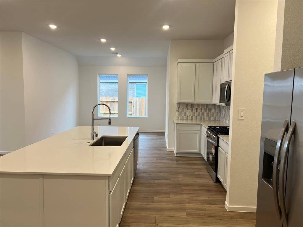 *Not actual home, pictures representative of same floor plan*