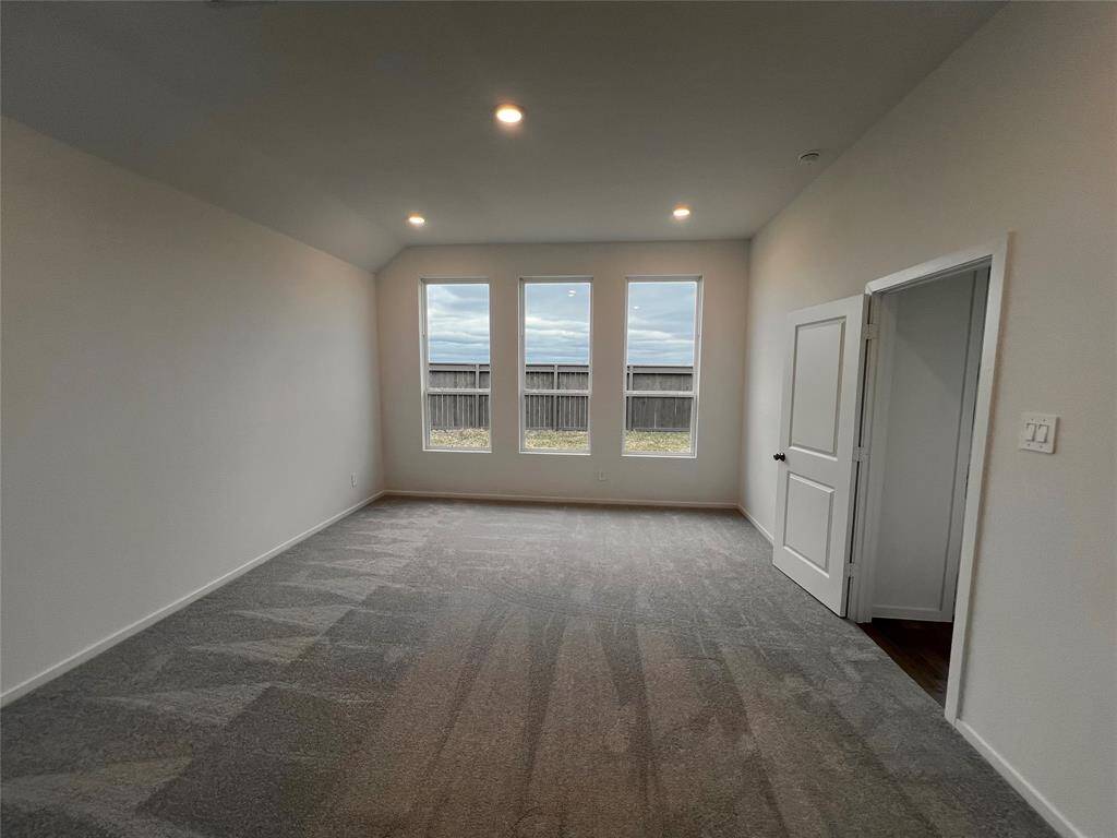 *Not actual home, pictures representative of same floor plan*