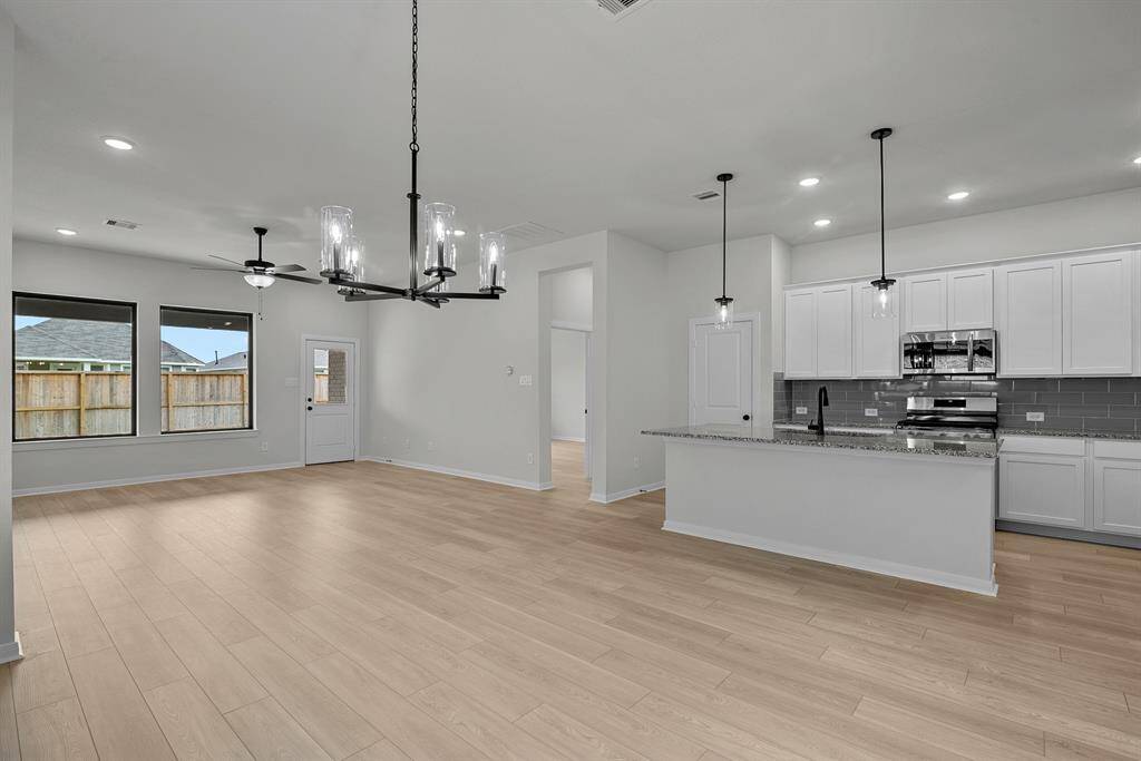 REPRESENTATIVE PHOTO - Photo does not represent actual home options and selection. Ask Sales consultant for specific selections.