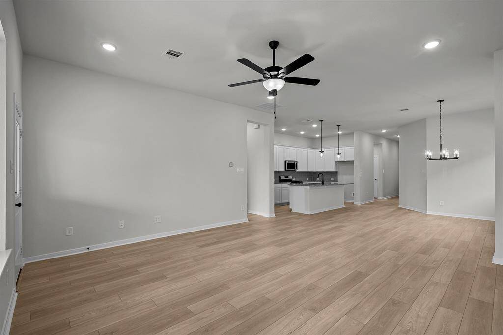 REPRESENTATIVE PHOTO - Photo does not represent actual home options and selection. Ask Sales consultant for specific selections.
