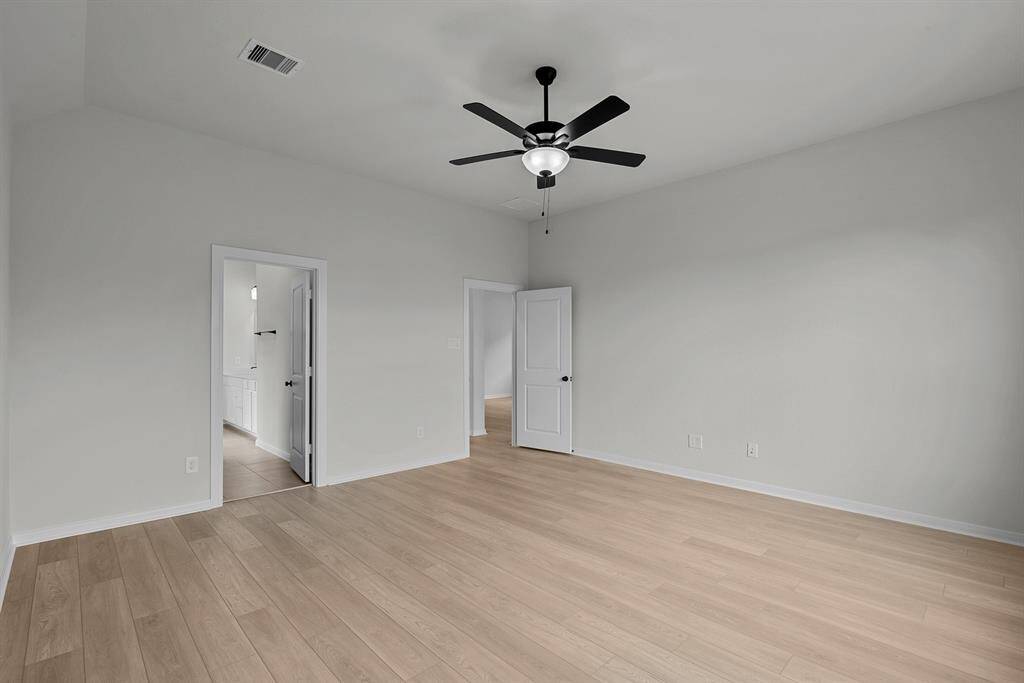 REPRESENTATIVE PHOTO - Photo does not represent actual home options and selection. Ask Sales consultant for specific selections.