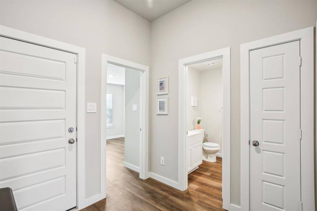 Main foyer with access to bedrooms and bathroom.
