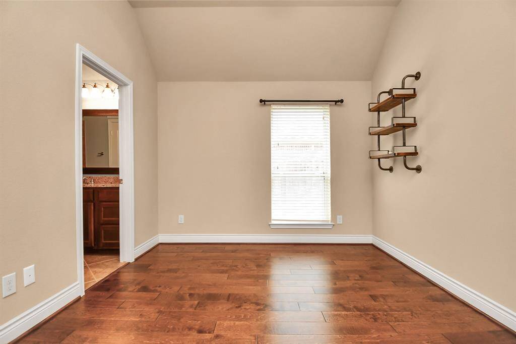 Bedroom /bath