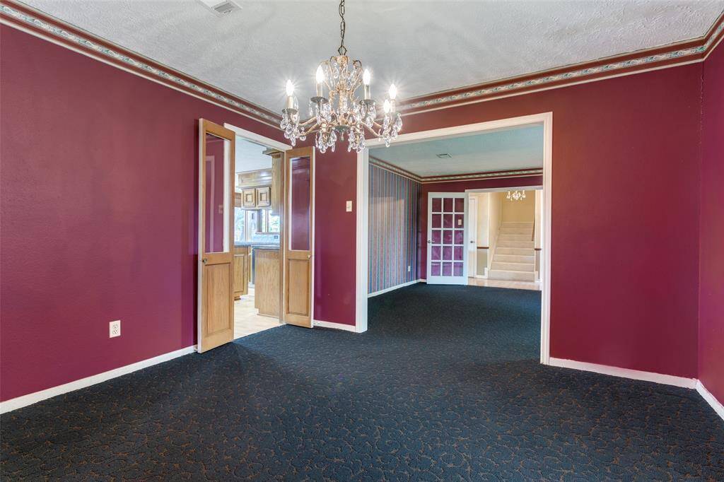 With the doors leading into the kitchen and the French doors leading to the entry this great space can be shut off from the rest of the home.