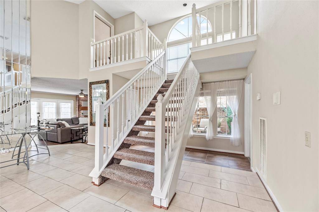 Alright lets head upstairs and see your room!