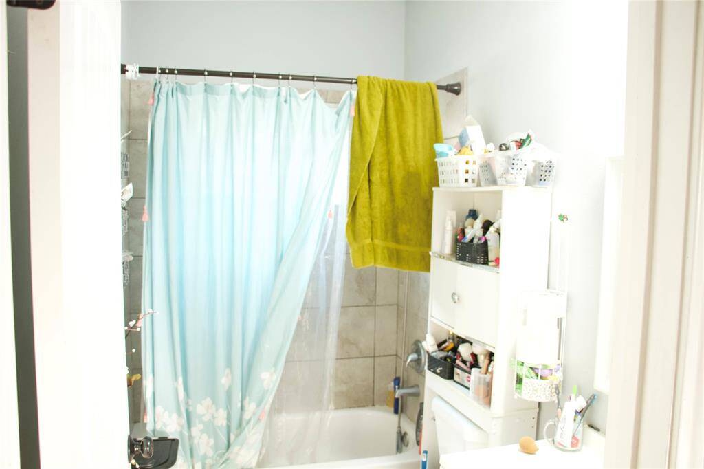 Bathroom, Unit A