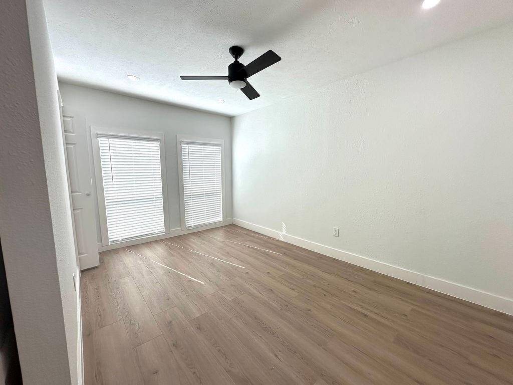 Versatile bedroom with closet, perfect as a 4th bedroom or home office.