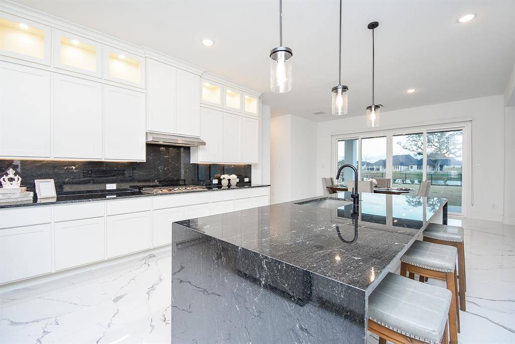 Wide open paths and streamlined appliances make tasking a joy!