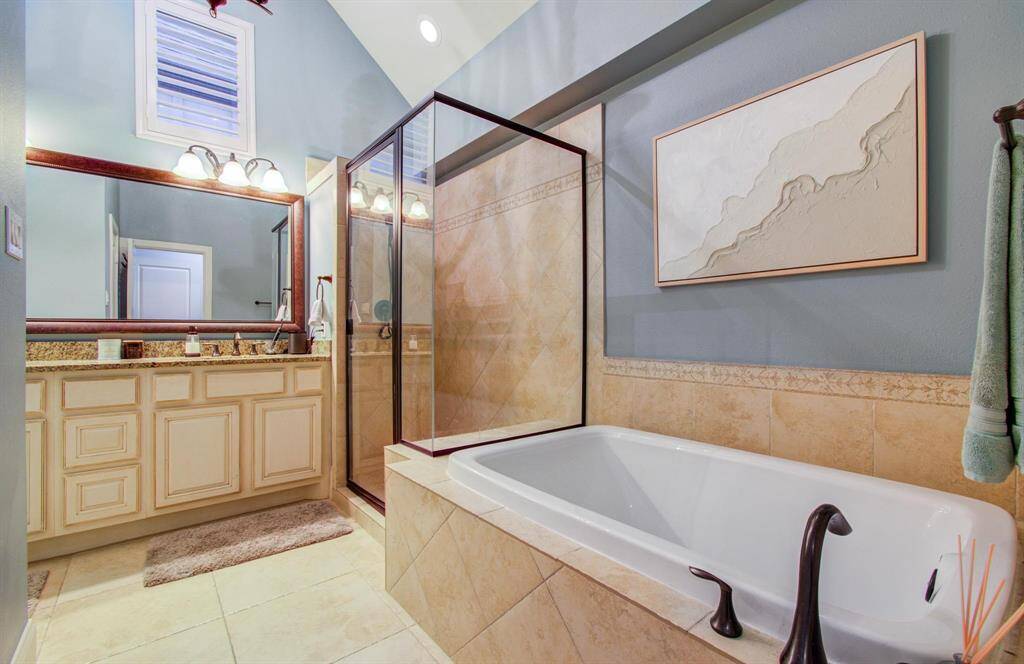 Spacious primary bath
