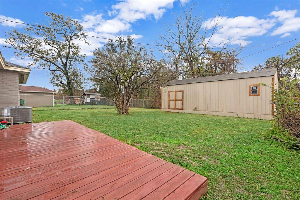 Step outside and experience the beauty of this expansive backyard – the perfect space for outdoor living, entertaining, and relaxation!