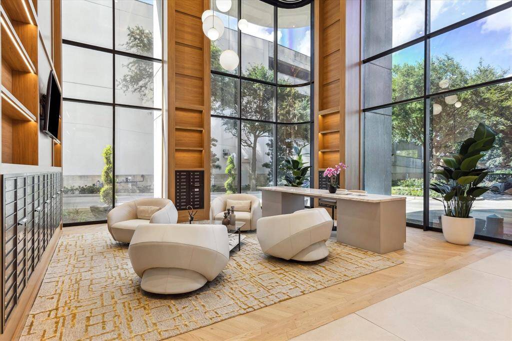 Gorgeous, bright lobby area!