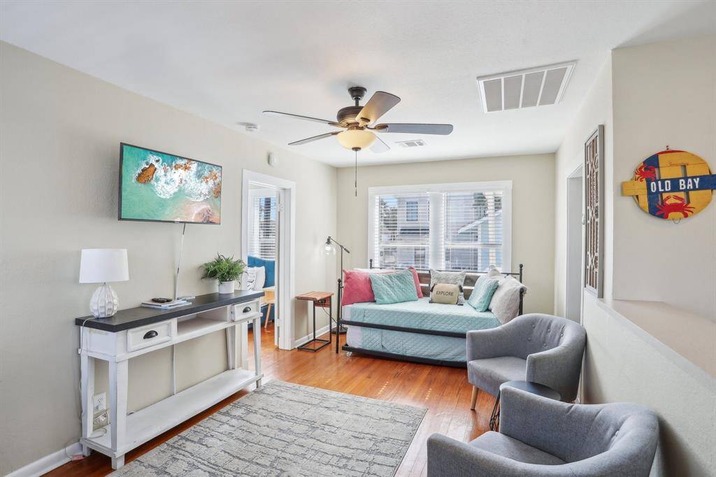 Garage Apartment Living Room