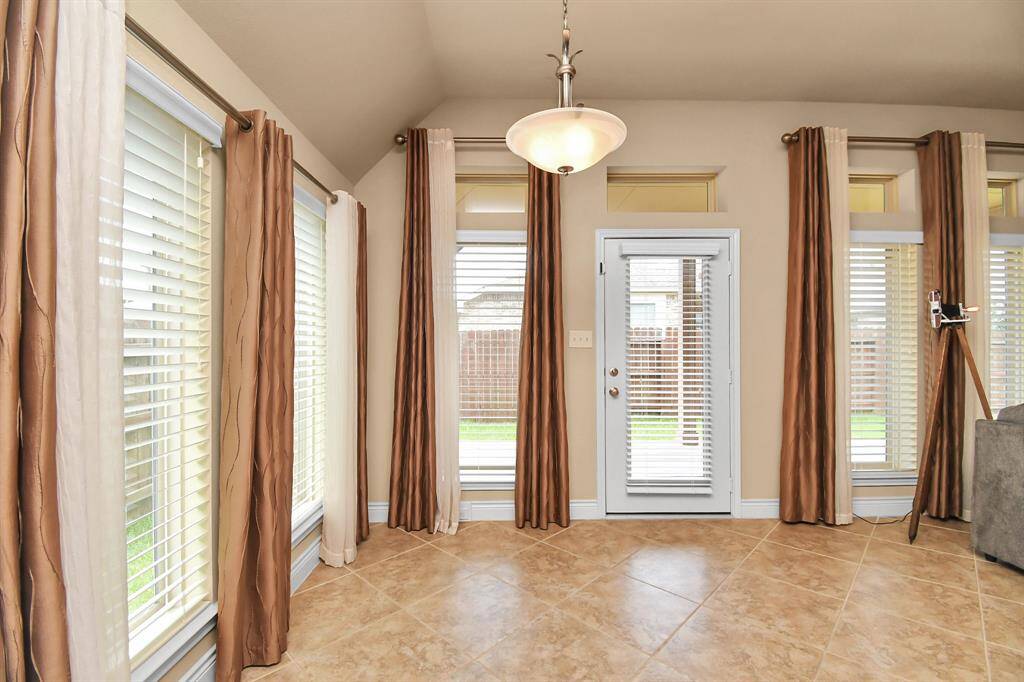 Breakfast area off kitchen